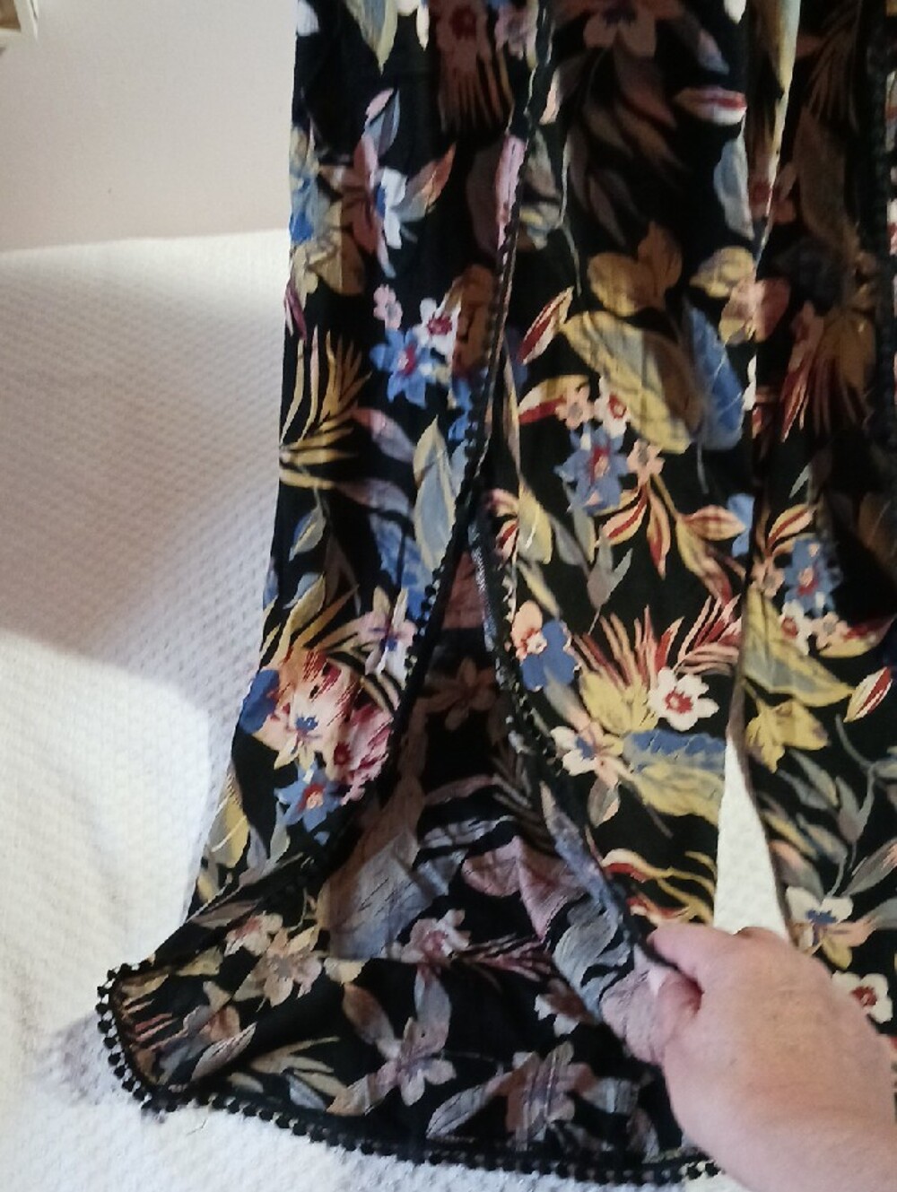 Stunning! ANGIE ⚜️Black Floral Print Smocked Top Open Wide-Leg Jumpsuit L - Picture 7 of 14